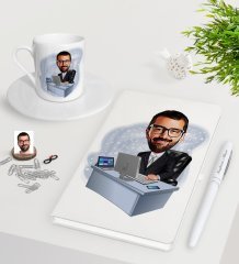 Kişiye Özel Erkek Genel Müdür Karikatürlü Beyaz Defter Kalem Türk Kahvesi Fincanı Seti-1