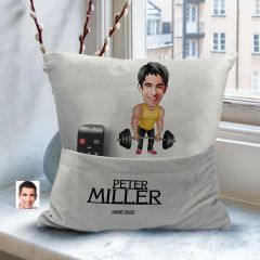 BK Gift Kişiye Özel Halterci Karikatür Tasarımlı Organizer Kumanda ve Atıştırmalık Cepli Gri Kırlent Yastık- 1 Arkadaşa Hediye, Cepli Yastık