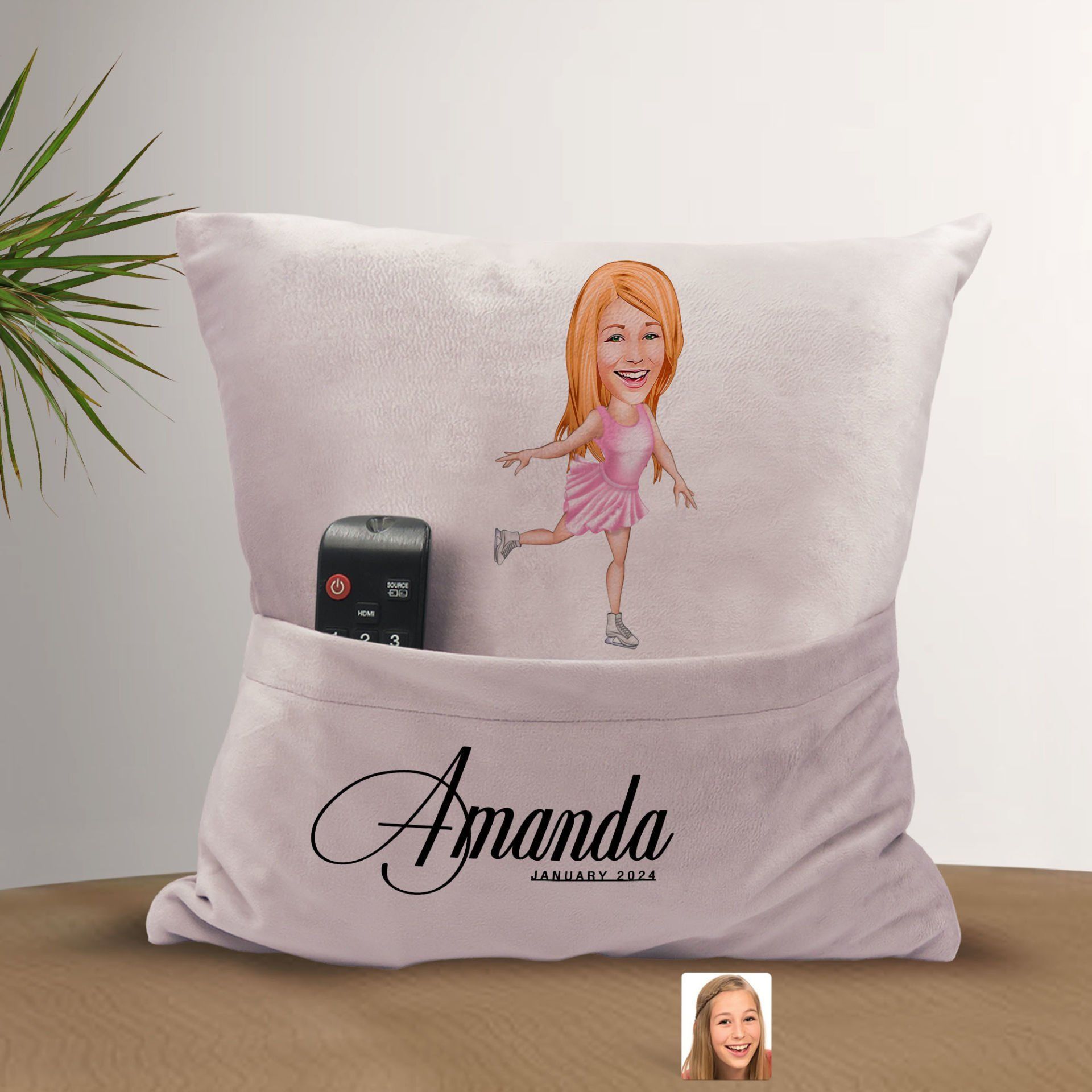 BK Gift Kişiye Özel Buz Pateni Karikatür Tasarımlı Organizer Kumanda ve Atıştırmalık Cepli Pembe Kırlent Yastık-1 Arkadaşa Hediye, Cepli Yastık