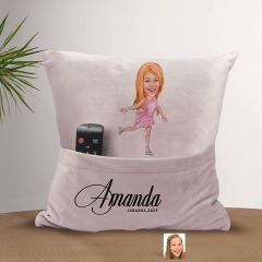 BK Gift Kişiye Özel Buz Pateni Karikatür Tasarımlı Organizer Kumanda ve Atıştırmalık Cepli Pembe Kırlent Yastık-1 Arkadaşa Hediye, Cepli Yastık