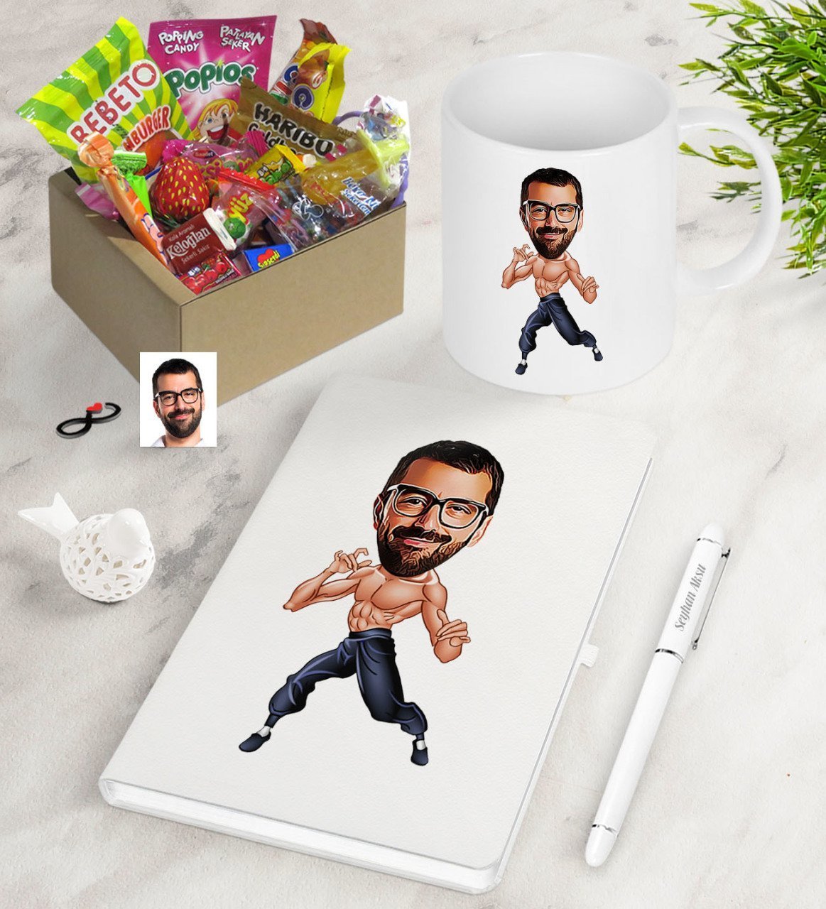 Kişiye Özel Bruce Lee Karikatürlü Nostaljik Lezzetler Defter Kalem Kupa Hediye Seti
