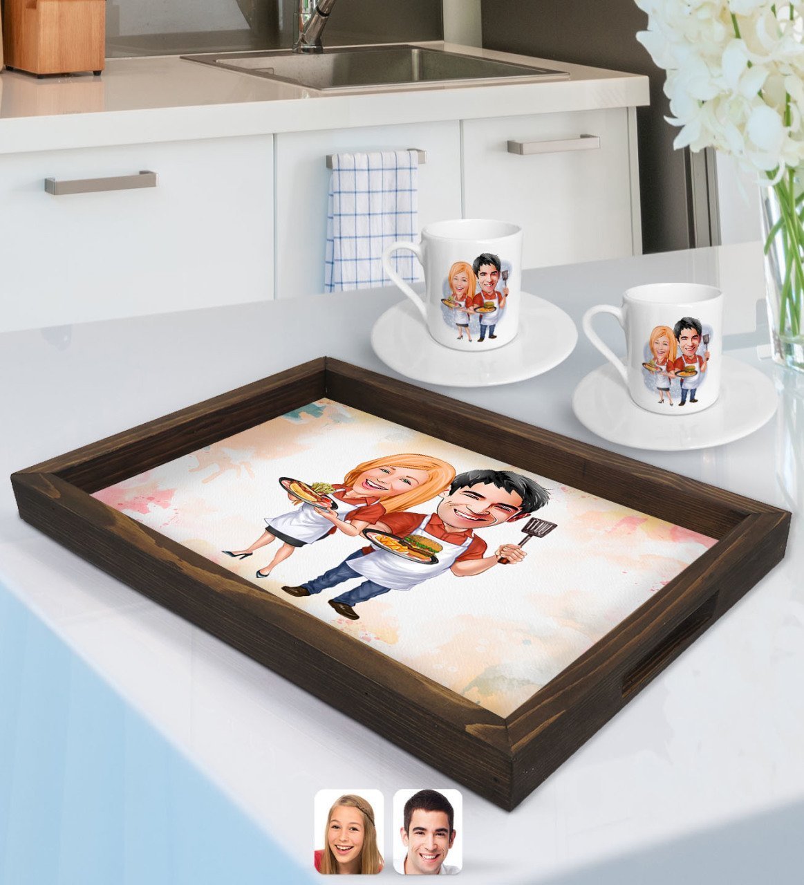 Kişiye Özel Sevgililer Karikatürlü Doğal Ahşap Tepsi ve 2’li Kahve Fincan Seti-57