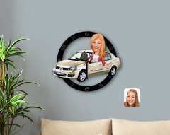Kişiye Özel Plakalı Kadın Renault Symbol Karikatürlü Ahşap Duvar Saati-1