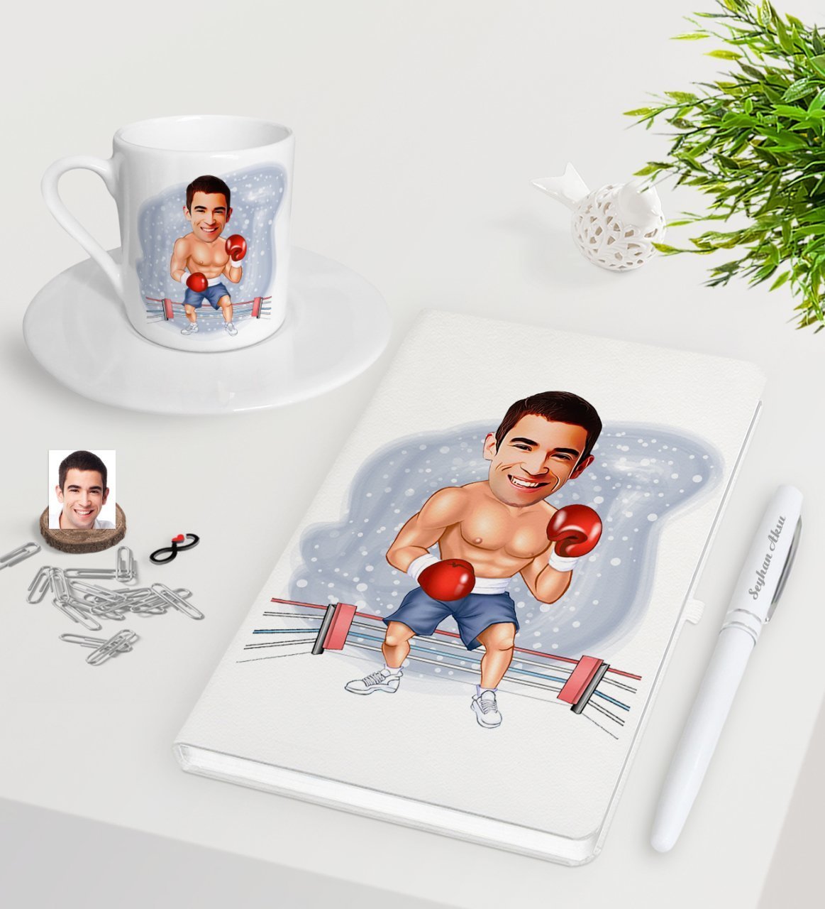 Kişiye Özel Erkek Boksör Karikatürlü Beyaz Defter Kalem Türk Kahvesi Fincanı Seti-1