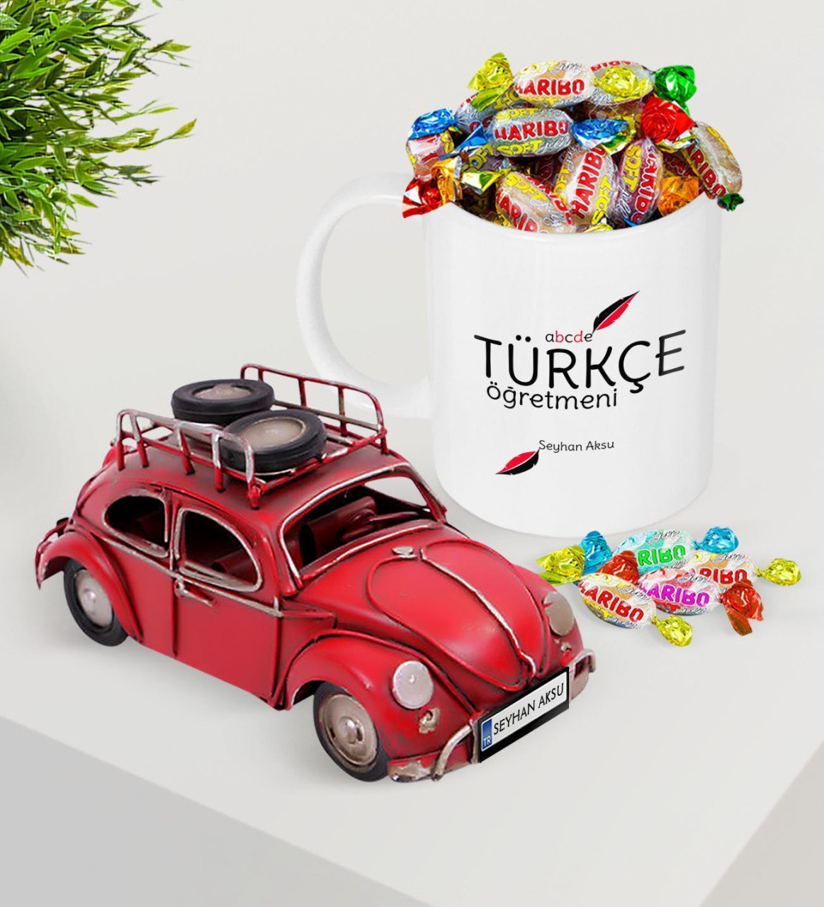 Kişiye Özel Türkçe Öğretmeni Plakalı Nostaljik Kırmızı Metal Vosvos ve Kupa Haribo Şeker Seti-2