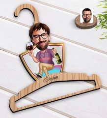 Kişiye Özel Erkek Karikatürlü Standart Boy Ahşap Elbise Askısı-2