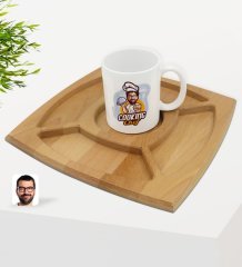 Kişiye Özel Erkek Chef Karikatürlü Beyaz Kupa ve Doğal Masif Ahşap 4 Bölmeli Sunum Tabağı Çerezlik Hediye Seti-15