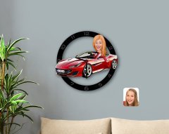 Kişiye Özel Plakalı Kadın Ferrari California Karikatürlü Ahşap Duvar Saati-1