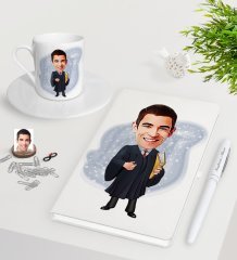 Kişiye Özel Erkek Avukat Karikatürlü Beyaz Defter Kalem Türk Kahvesi Fincanı Seti-1