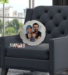 Kişiye Özel Tesettürlü Aile Karikatürlü Yuvarlak Dekoratif Kırlent Yastık-4