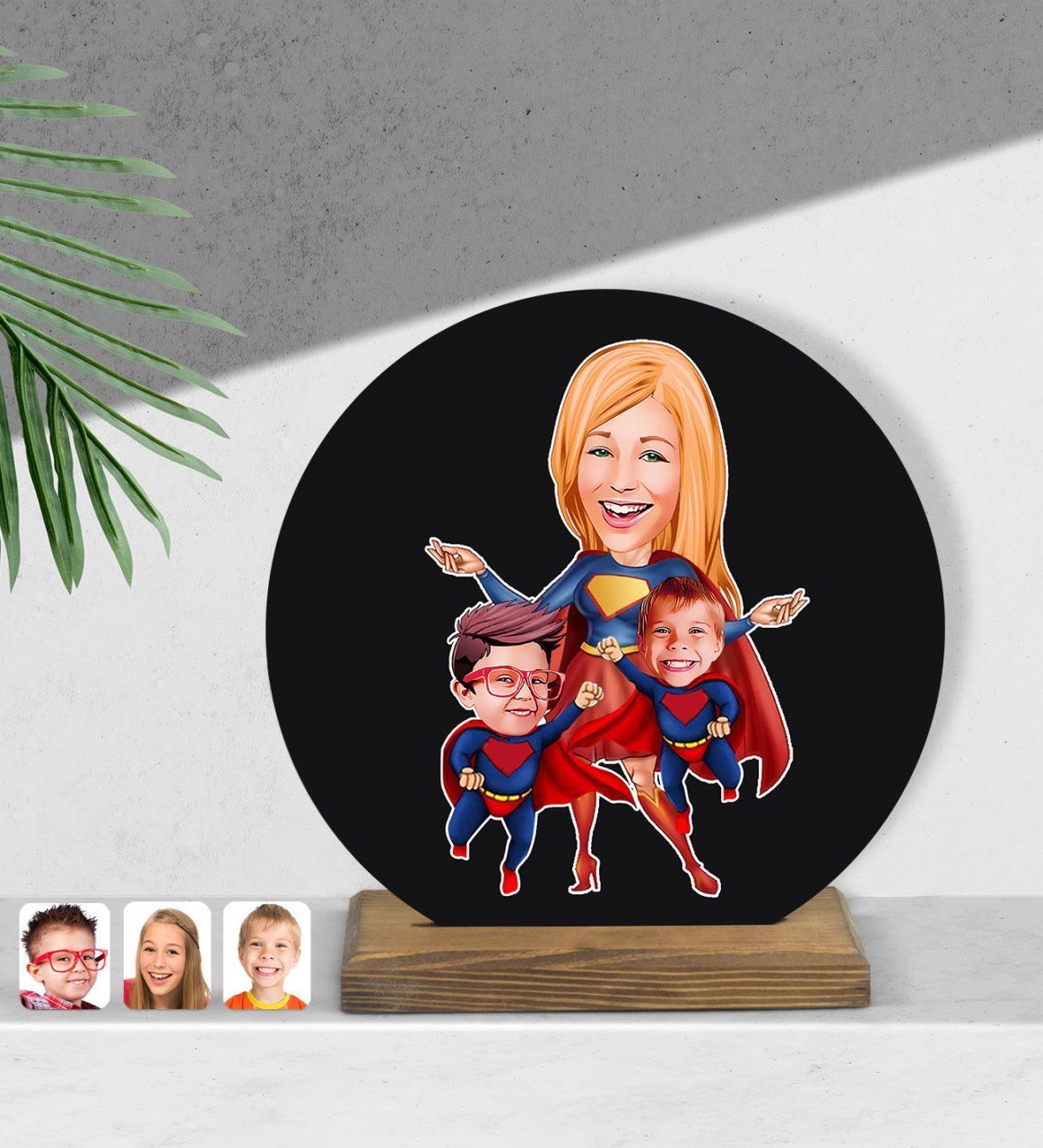Kişiye Özel Süper Anne ve Çocuklar Karikatürlü Yuvarlak Ahşap Biblo-1