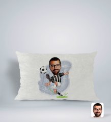 Kişiye Özel Siyah Beyaz Futbolcu Karikatürlü Dikdörtgen Araç Koltuk Yastığı-1