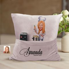 BK Gift Kişiye Özel Chef Karikatür Tasarımlı Organizer Kumanda ve Atıştırmalık Cepli Pembe Kırlent Yastık-1 Arkadaşa Hediye, Cepli Yastık