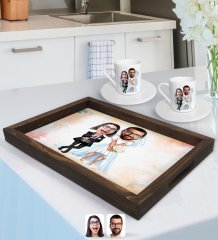 Kişiye Özel Sevgililer Karikatürlü Doğal Ahşap Tepsi ve 2’li Kahve Fincan Seti-16