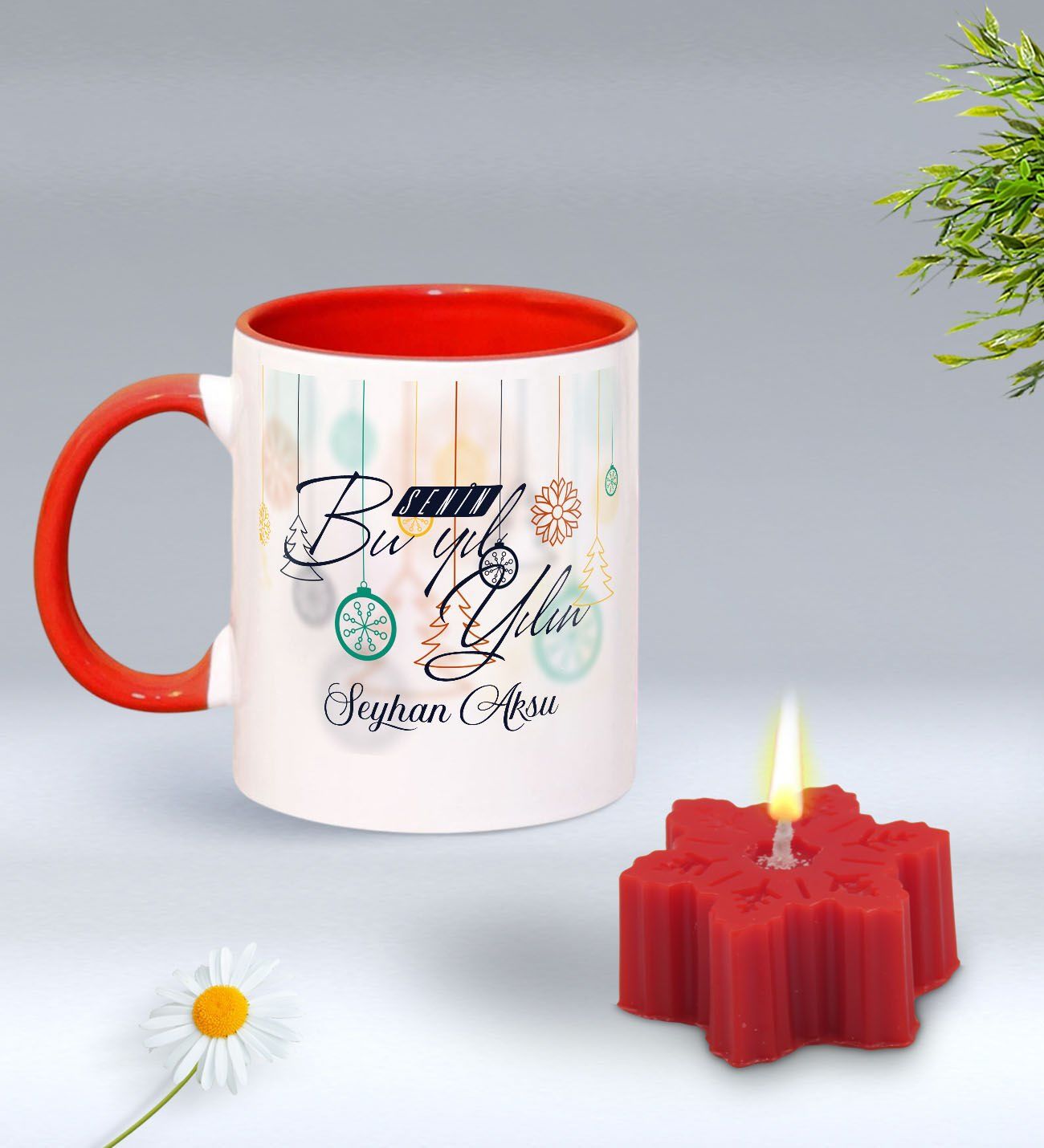 Yılbaşı Hediyesi BK Gift Kişiye Özel Yeni Yıl Tasarımlı Kırmızı Kupa Bardak ve Kırmızı Kar Tanesi Kokulu Mum Hediye Seti-10, Sevgiliye, Arkadaşa Hediye