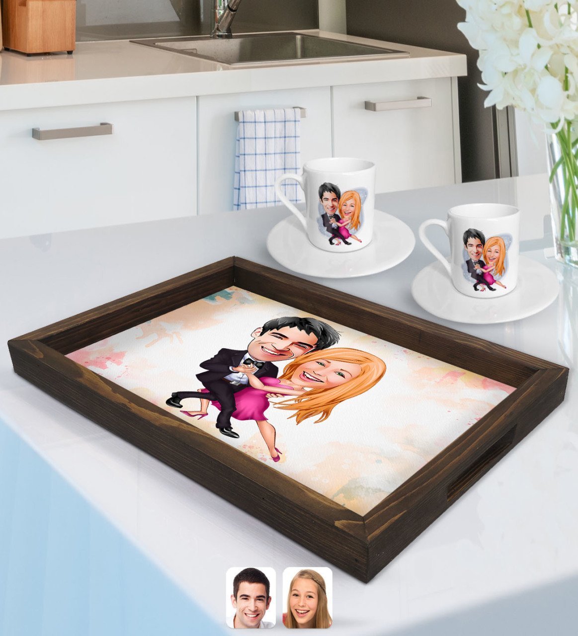 Kişiye Özel Sevgililer Karikatürlü Doğal Ahşap Tepsi ve 2’li Kahve Fincan Seti-13