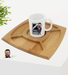 Kişiye Özel Erkek Big Boss Karikatürlü Beyaz Kupa ve Doğal Masif Ahşap 4 Bölmeli Sunum Tabağı Çerezlik Hediye Seti-1