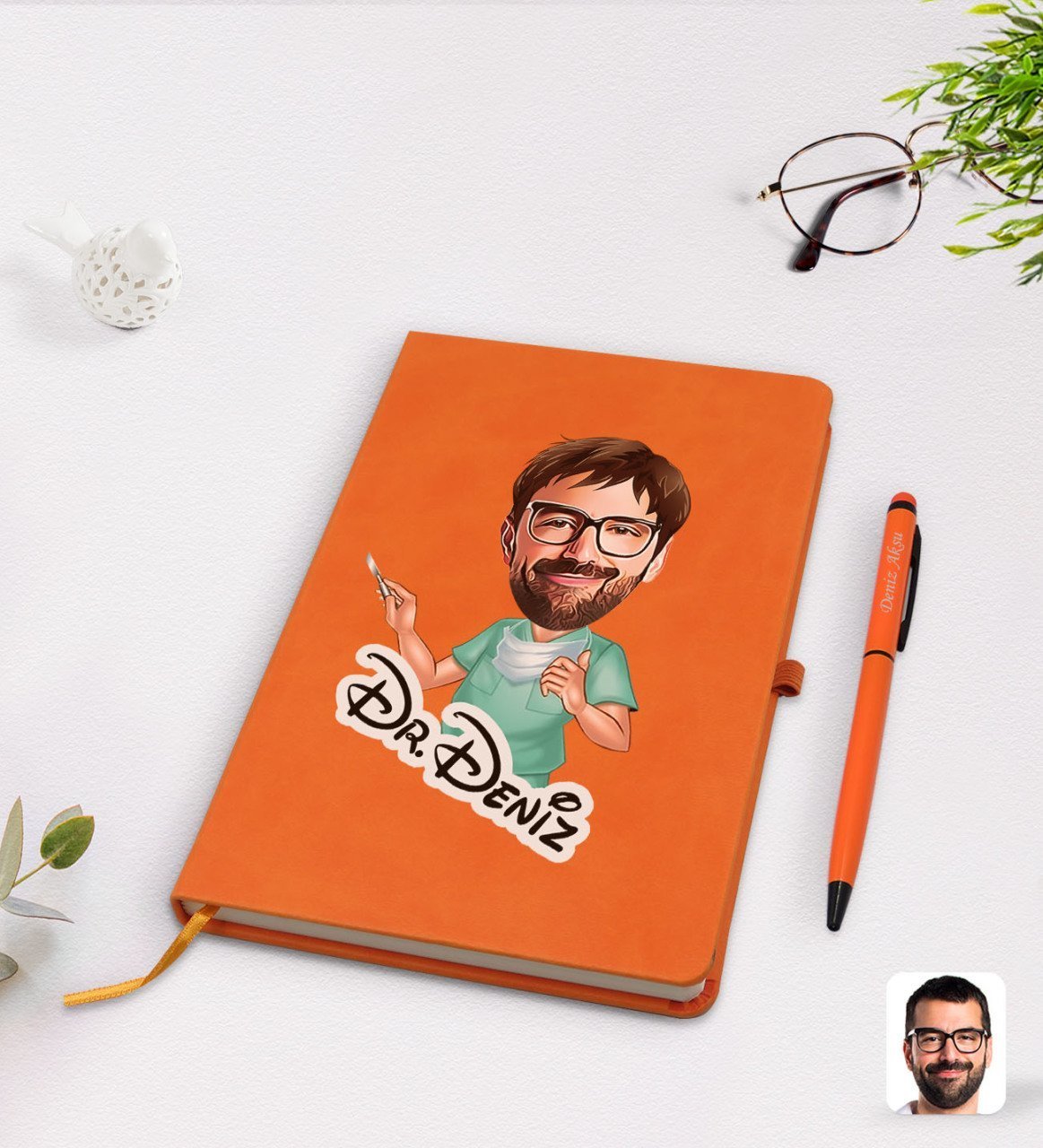 Kişiye Özel Erkek Cerrah Karikatürlü Turuncu Termo Deri Defter Kalem Seti Model 1