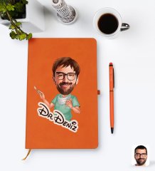 Kişiye Özel Erkek Cerrah Karikatürlü Turuncu Termo Deri Defter Kalem Seti Model 1