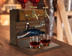 BK Gift Kişiye Özel Kabartma Manzara Tasarımlı İsimli Çift Musluklu Doğal Ahşap İçki Standı-33, İçki Standı, Doğum Günü Hediyesi, Ev Hediyesi