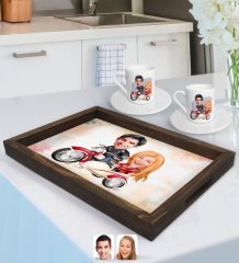 Kişiye Özel Sevgililer Karikatürlü Doğal Ahşap Tepsi ve 2’li Kahve Fincan Seti-12