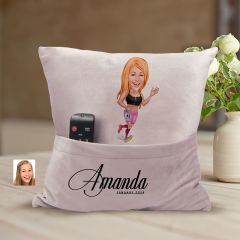 BK Gift Kişiye Özel Koşucu Karikatür Tasarımlı Organizer Kumanda ve Atıştırmalık Cepli Pembe Kırlent Yastık-2 Arkadaşa Hediye, Cepli Yastık