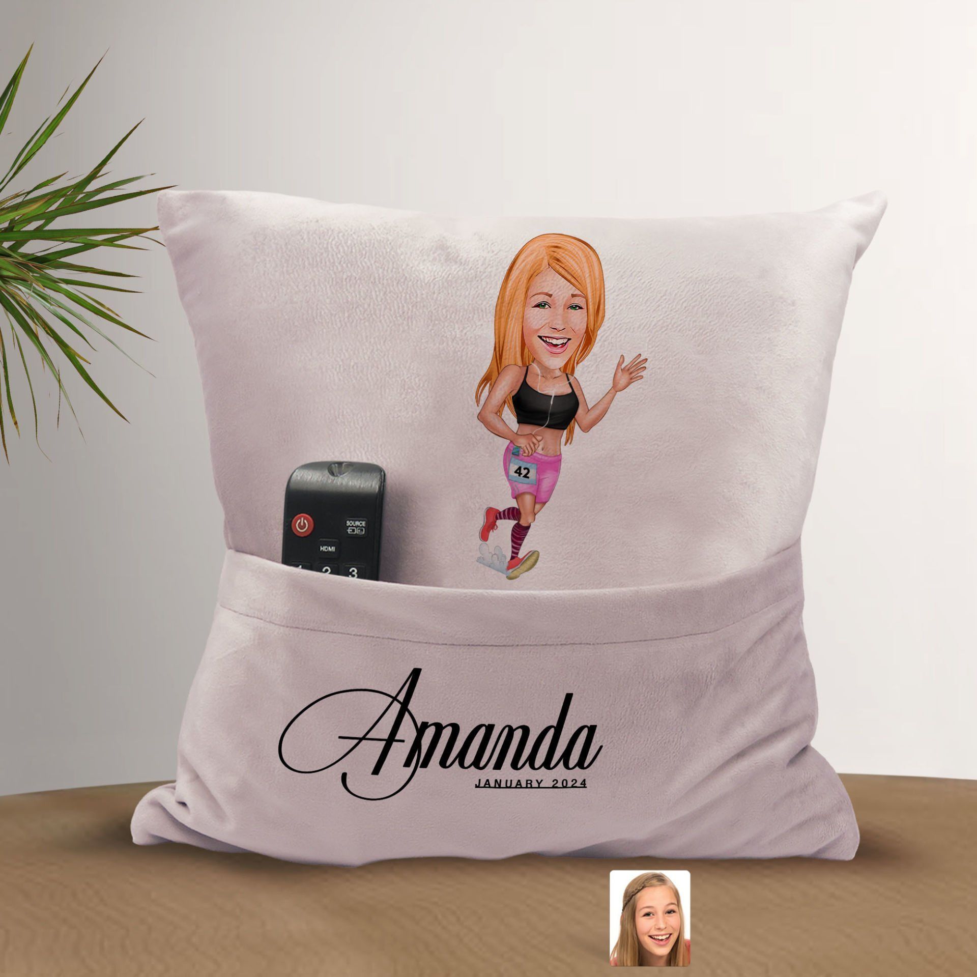 BK Gift Kişiye Özel Koşucu Karikatür Tasarımlı Organizer Kumanda ve Atıştırmalık Cepli Pembe Kırlent Yastık-2 Arkadaşa Hediye, Cepli Yastık