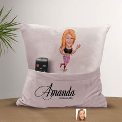 BK Gift Kişiye Özel Koşucu Karikatür Tasarımlı Organizer Kumanda ve Atıştırmalık Cepli Pembe Kırlent Yastık-2 Arkadaşa Hediye, Cepli Yastık