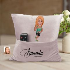 BK Gift Kişiye Özel Koşucu Karikatür Tasarımlı Organizer Kumanda ve Atıştırmalık Cepli Pembe Kırlent Yastık-1 Arkadaşa Hediye, Cepli Yastık
