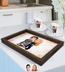 Kişiye Özel Sevgililer Karikatürlü Doğal Ahşap Tepsi ve 2’li Kahve Fincan Seti-7