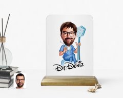 Kişiye Özel Erkek Diş Hekimi Karikatürlü Ahşap Standlı Çerçeve-2