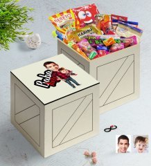 Kişiye Özel Baba Kız Karikatürlü Ahşap Kutuda Nostaljik Lezzetler Hediye Seti-4