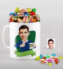 Kişiye Özel Bay En İyi Öğretmen Karikatürlü Kupa ve Haribo Fruitbons Şeker Hediye Seti