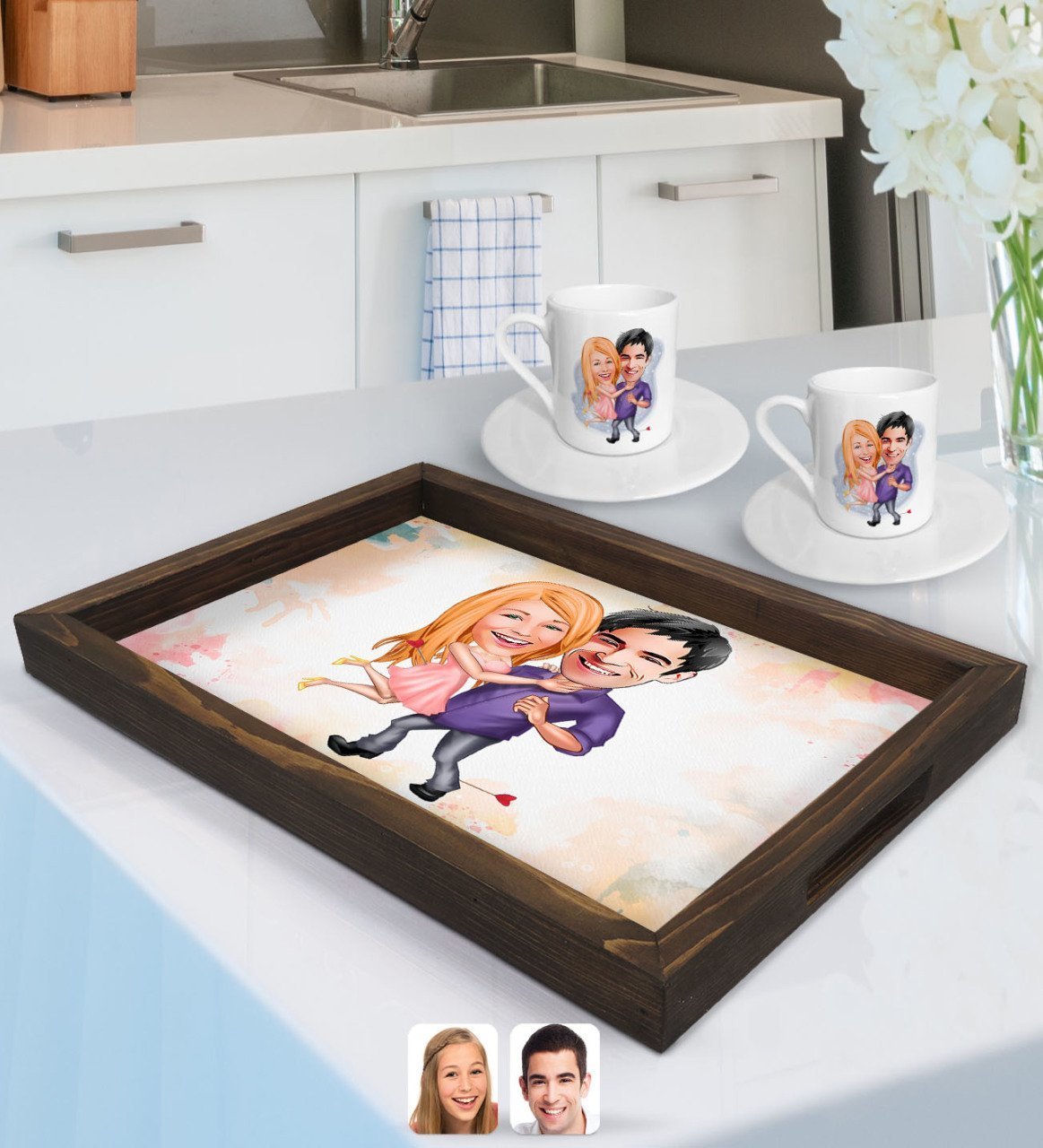 Kişiye Özel Sevgililer Karikatürlü Doğal Ahşap Tepsi ve 2’li Kahve Fincan Seti-3