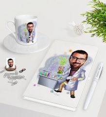 Kişiye Özel Erkek Kimya Öğretmeni Karikatürlü Beyaz Defter Kalem Türk Kahvesi Fincanı Seti-2