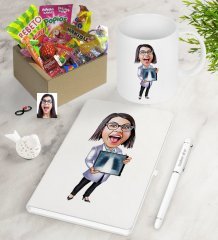 Kişiye Özel Bayan Radyoloji Uzmanı Karikatürlü Nostaljik Lezzetler Defter Kalem Kupa Seti