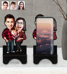 Kişiye Özel Aile Karikatürlü Ahşap Biblo Telefon Standı-2