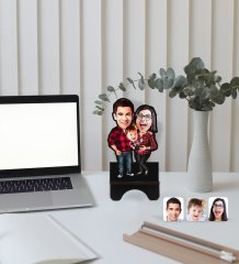 Kişiye Özel Aile Karikatürlü Ahşap Biblo Telefon Standı-2