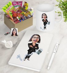 Kişiye Özel Bayan Muhasebeci Karikatürlü Nostaljik Lezzetler Defter Kalem Kupa Seti
