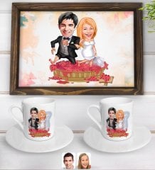 Kişiye Özel Evleniyoruz Karikatürlü Doğal Ahşap Tepsi ve 2’li Kahve Fincan Seti-10