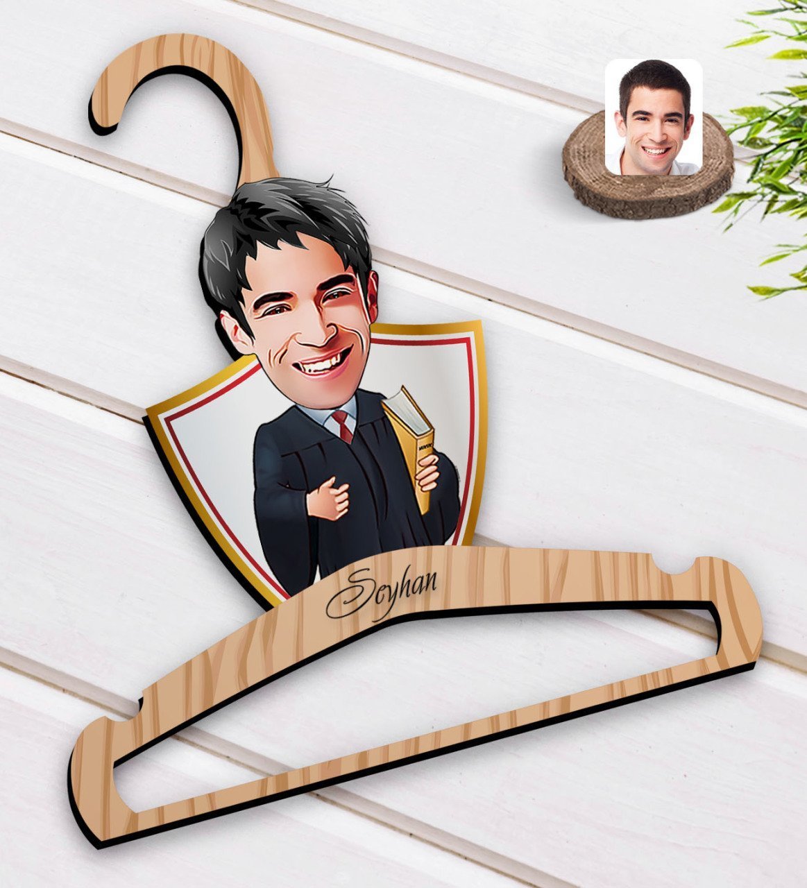 Kişiye Özel Avukat Karikatürlü Standart Boy Ahşap Elbise Askısı-1