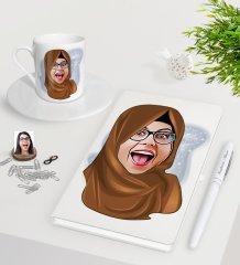 Kişiye Özel Tesettürlü Bayan Karikatürlü Beyaz Defter Kalem Türk Kahvesi Fincanı Seti-1