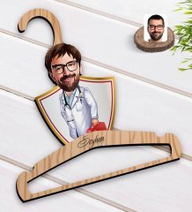 Kişiye Özel Acil Tıp Teknisyeni Karikatürlü Standart Boy Ahşap Elbise Askısı-1