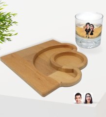 Kişiye Özel Sevgililer Karikatürlü Viski Bardağı ve Doğal Masif Ahşap Yarım Ay Sunum Tabağı Çerezlik Hediye Seti-18