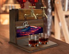 BK Gift Kişiye Özel Kabartma Manzara Tasarımlı İsimli Çift Musluklu Doğal Ahşap İçki Standı-15, İçki Standı, Doğum Günü Hediyesi, Ev Hediyesi