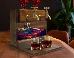 BK Gift Kişiye Özel Kabartma Manzara Tasarımlı İsimli Çift Musluklu Doğal Ahşap İçki Standı-15, İçki Standı, Doğum Günü Hediyesi, Ev Hediyesi