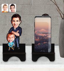 Kişiye Özel Baba Oğul Karikatürlü Ahşap Biblo Telefon Standı-2