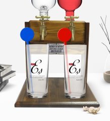 Kişiye Özel Renkli Baskılı Mânâ Eş Tasarımlı İkili Vodka Bardağı ve Çift Musluklu Doğal Ahşap Vodka Standı-1
