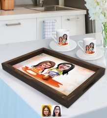 Kişiye Özel Anne Kız Karikatürlü Doğal Ahşap Tepsi ve 2’li Kahve Fincan Seti-2