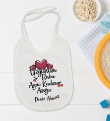 BK Kids Kişiye Özel Aynı Kadına Aşığız Tasarımlı Bebek Mama Önlüğü - Model 2